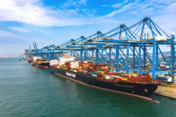 航运“黑天鹅”持续:上海出口集装箱运价指数大涨 即期运价一周一变