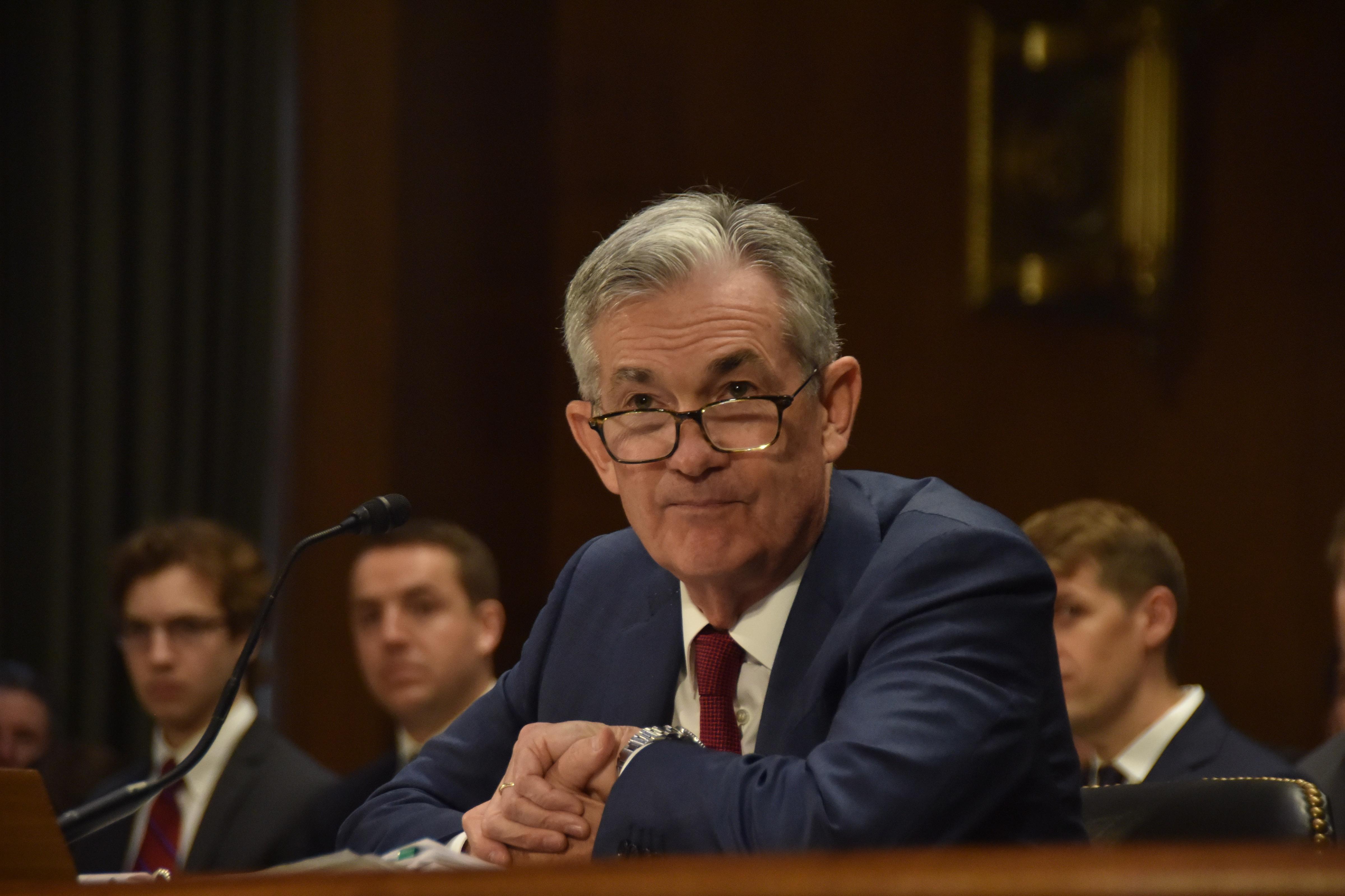 美联储“鹰声鹤唳”:“鹰王”放话年内不降息 两大票委谈及加息!