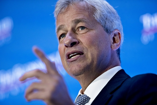 摩根大通CEO:美国经济正蓬勃发展 所以短期内降息没戏