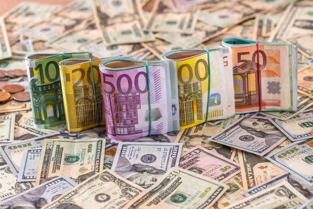 美联储突发!为何还不降息?一图看懂美元霸权如何收割全球