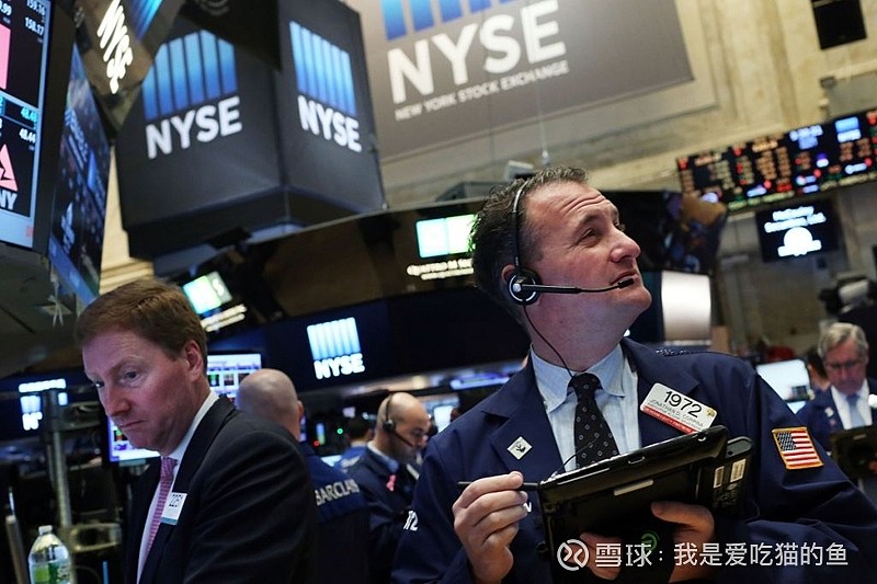 华尔街突发!对冲基金押注 穆迪发出警告