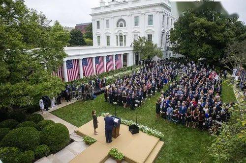 美联邦最高法院裁定特朗普在“公职行为”上享有总统豁免权