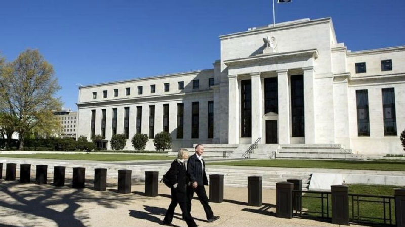 美联储主席：不会等到通胀率降至2%才降息 缩表还有很长的路要走