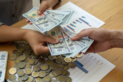 换5万美元立省6000元！人民币汇率千点大反弹 离岸升破7.15关口