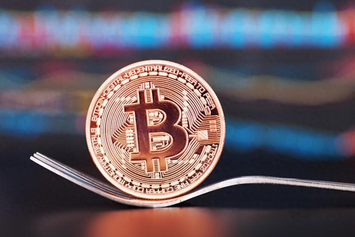 比特币大跌近15%！加密货币市场超20万人爆仓