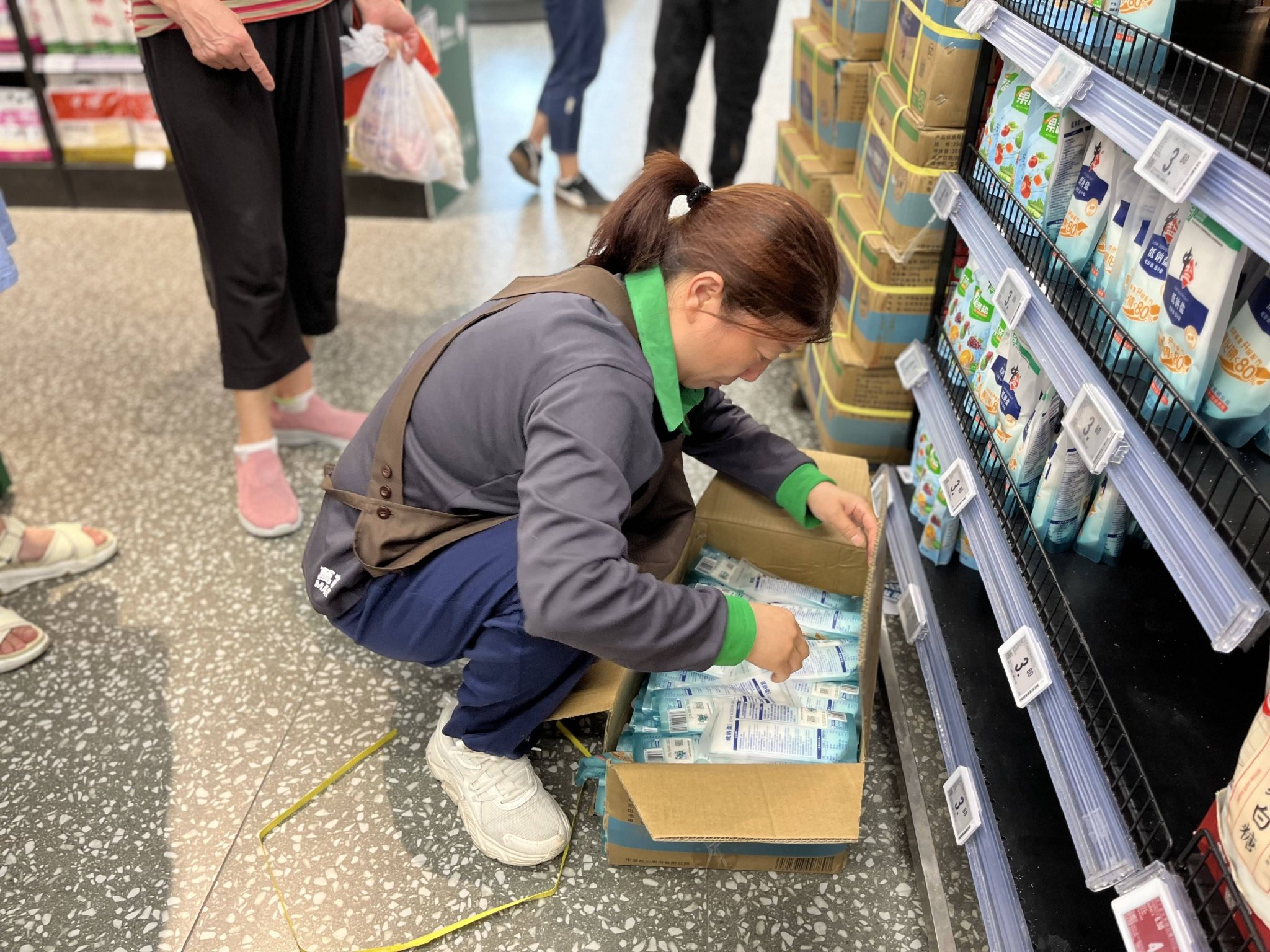 担忧航运中断 美零售商提前备货节日商品