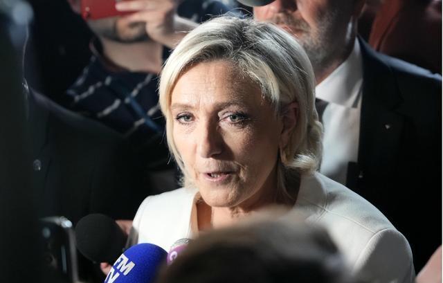 这次会玩大吗？民调显示自民党面临失去议会多数席位的风险