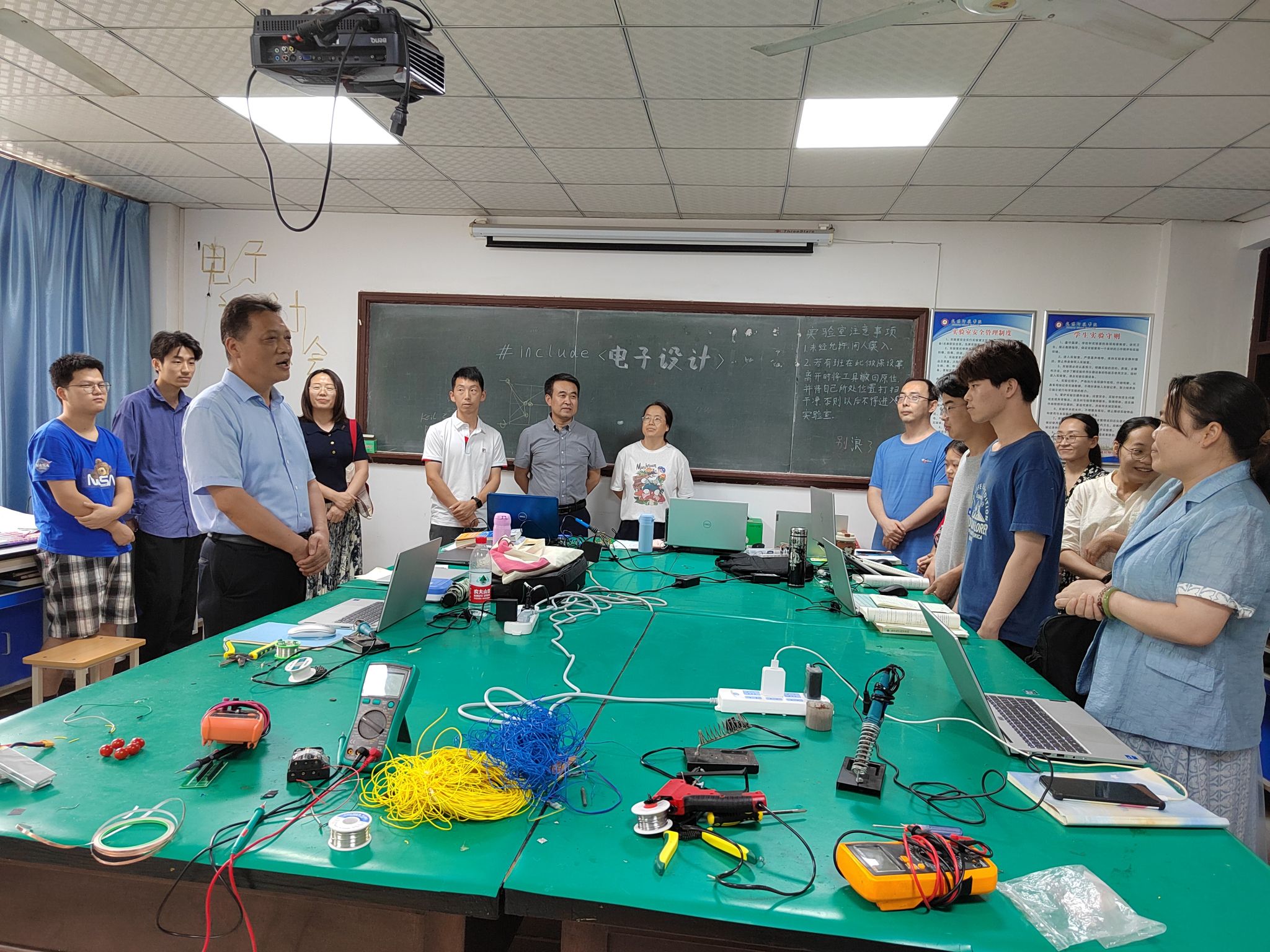 调查显示超半数在华德企计划增加对华投资