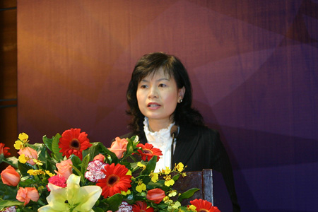 香港证监会主席黄天佑：加强企业管治 支持市场稳健发展