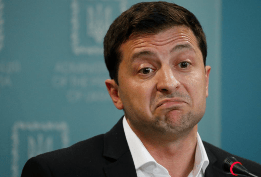 撕破脸了！特朗普指责泽连斯基：这个喜剧演员欺骗了美国