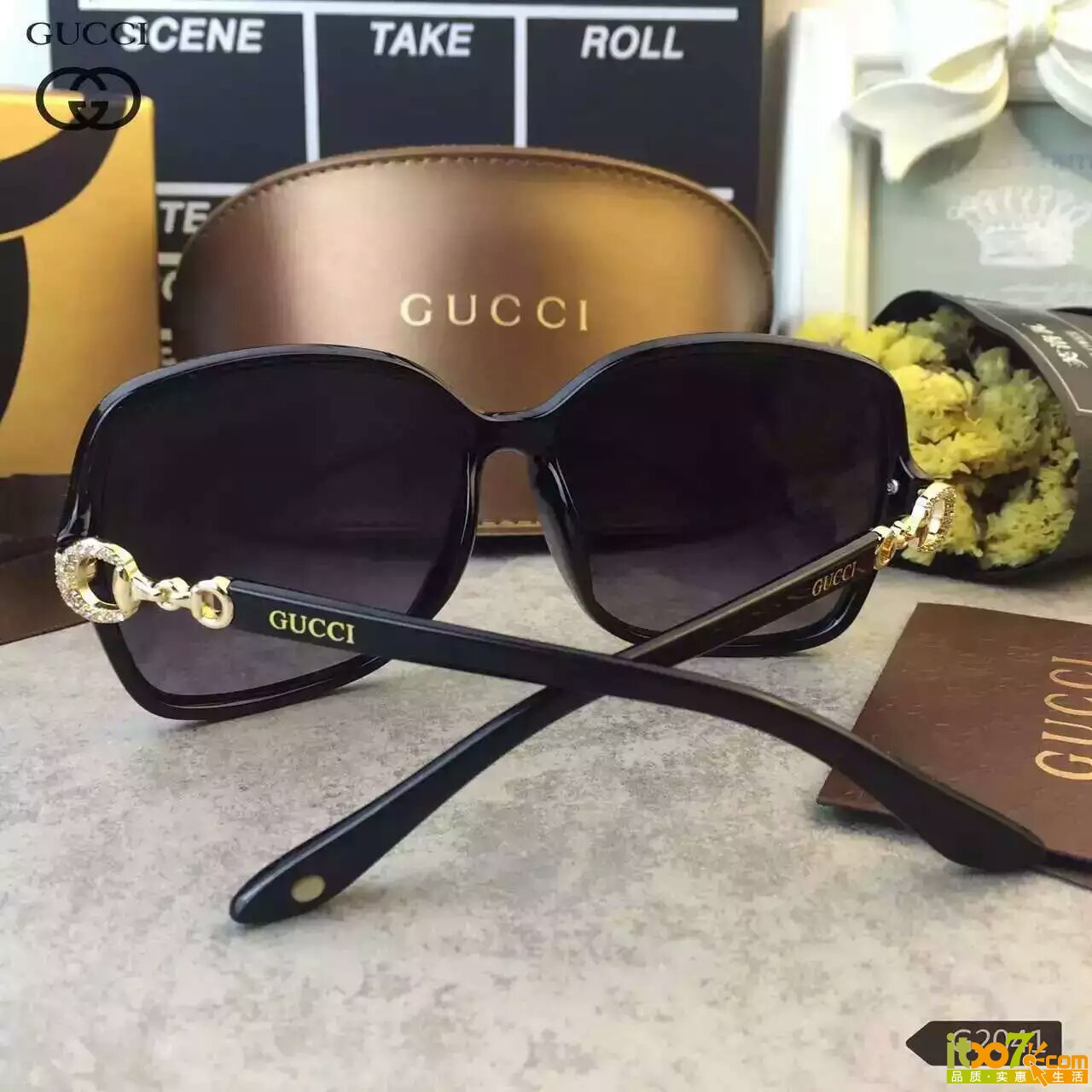 普拉达收购范思哲 奢侈品行业迎变