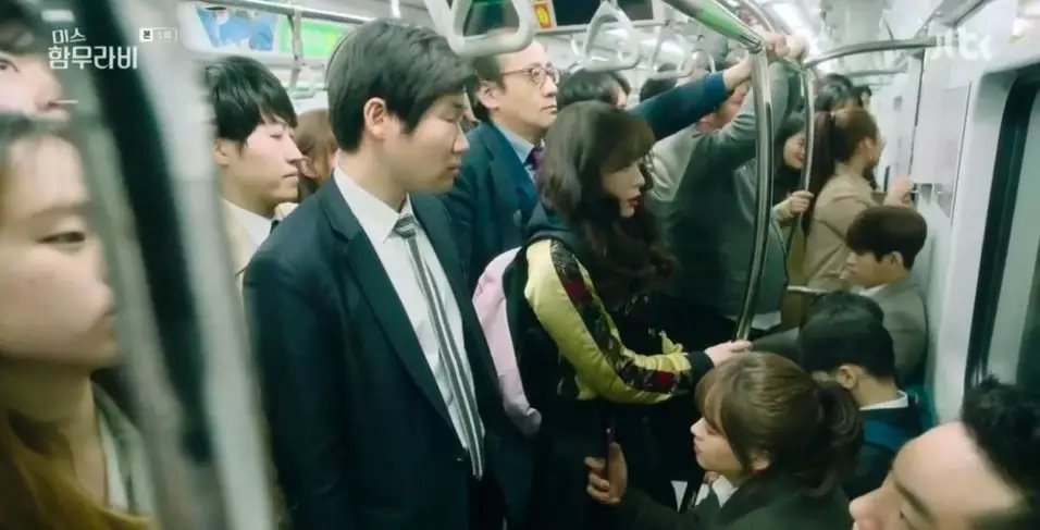 群聊大曝光!万斯等人痛斥欧洲“搭便车”美欧关系裂痕持续加深