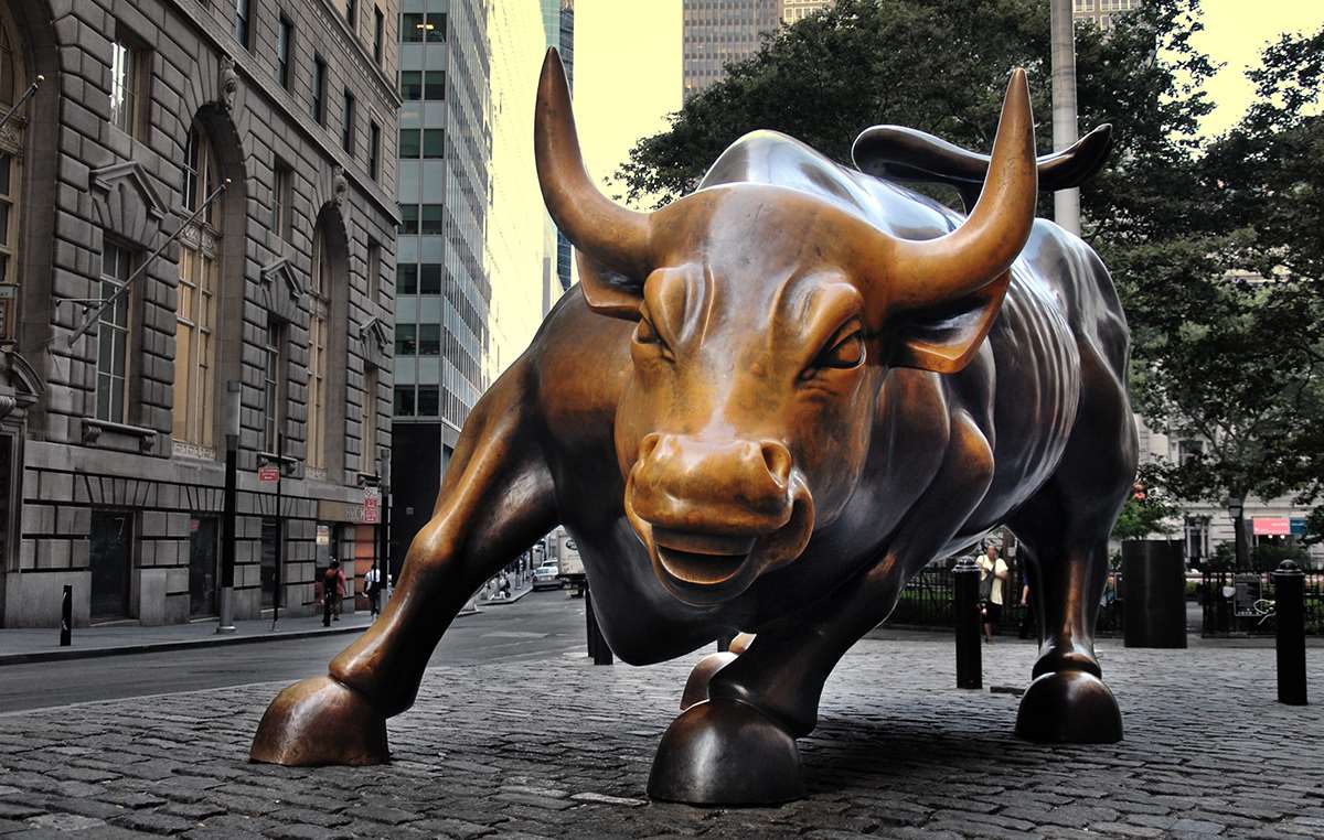 “华尔街空神”：各国央行正寻求脱离纸币体系 将会继续买入黄金