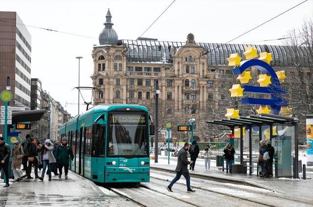 特朗普政策送大礼？欧洲央行行长喊话：欧元崛起正当时！