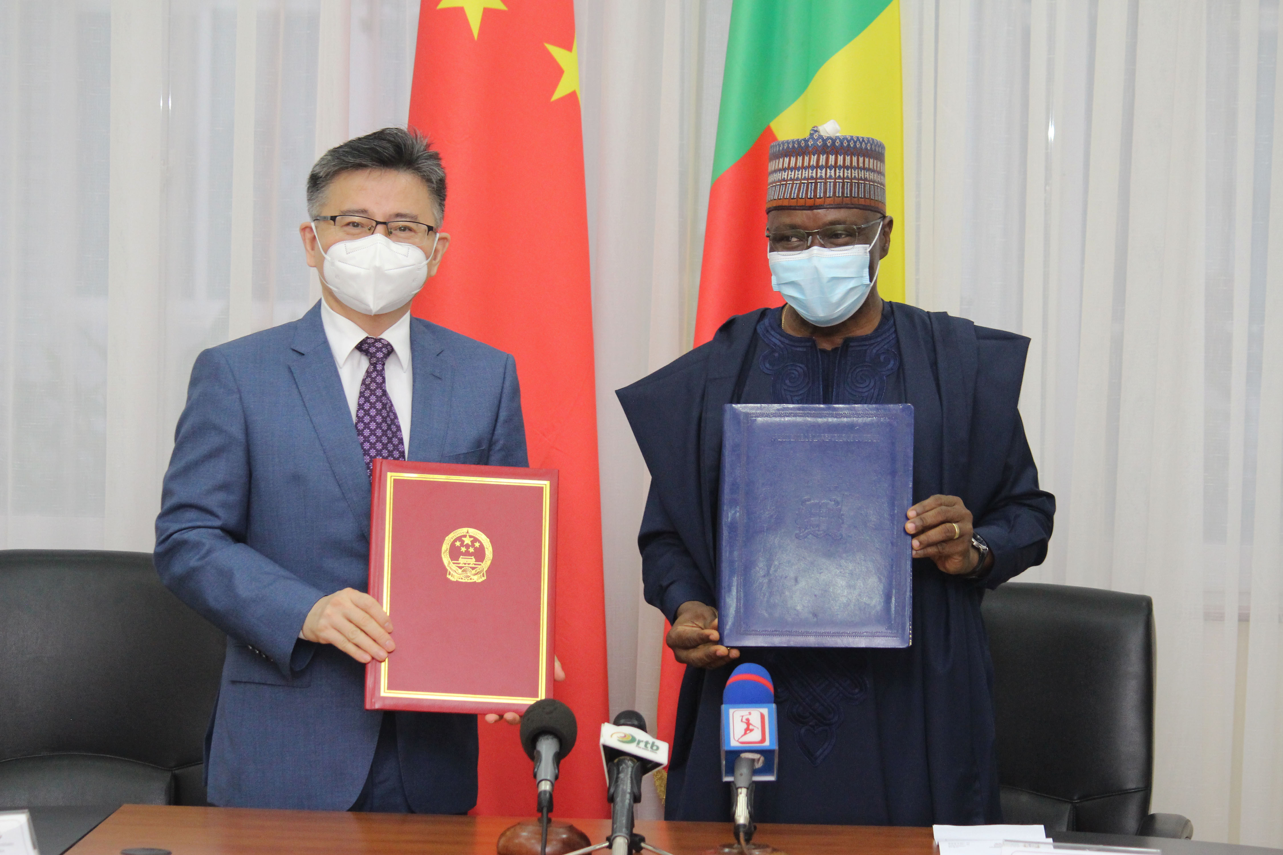 预告重大行动？以色列驻美大使：周四晚上有“惊喜” 黎寻呼机爆炸案与之相比就是小儿科