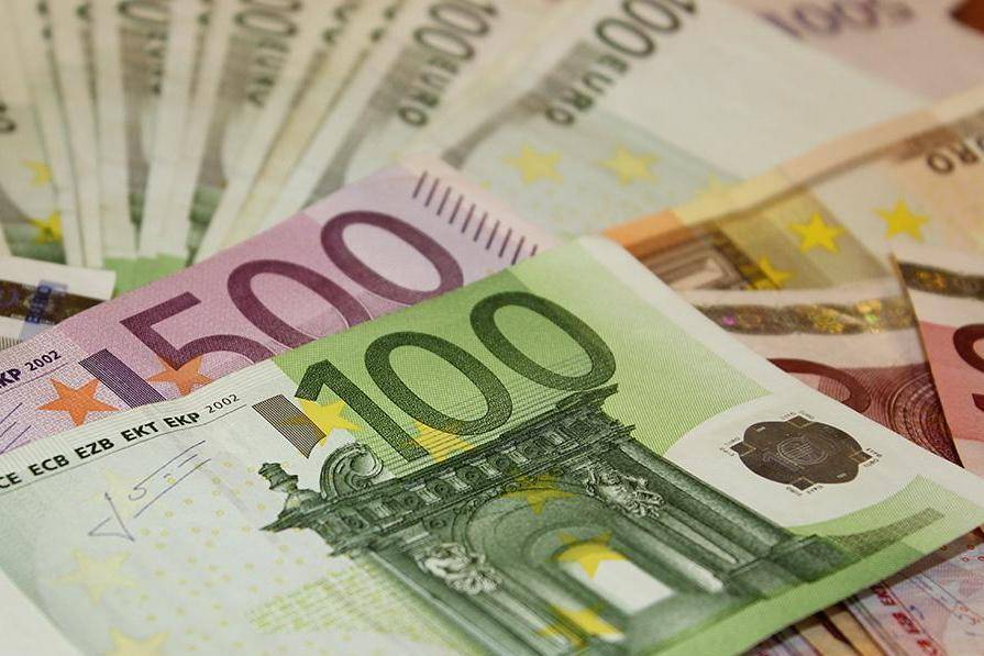 美元吸引力下降 全球央行转向黄金、欧元与人民币