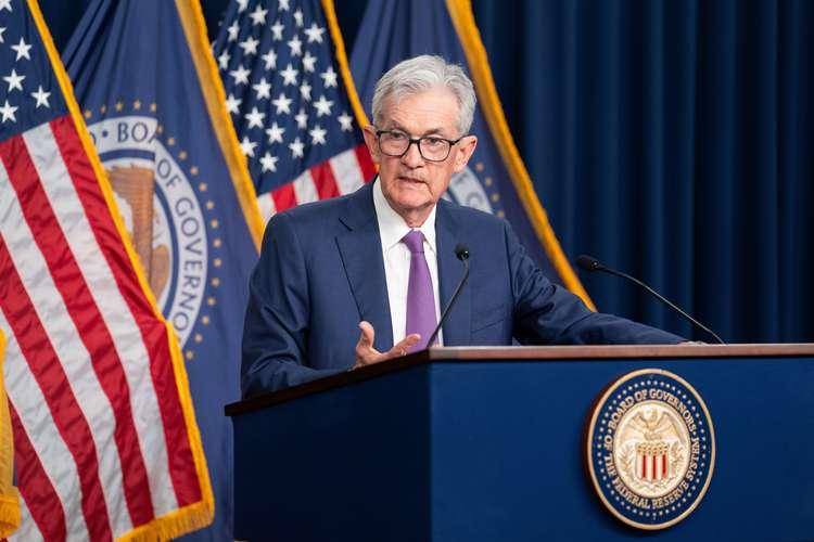 特朗普又“开炮” 再次施压美联储!“一头顽固的骡子 一个愚蠢的人”