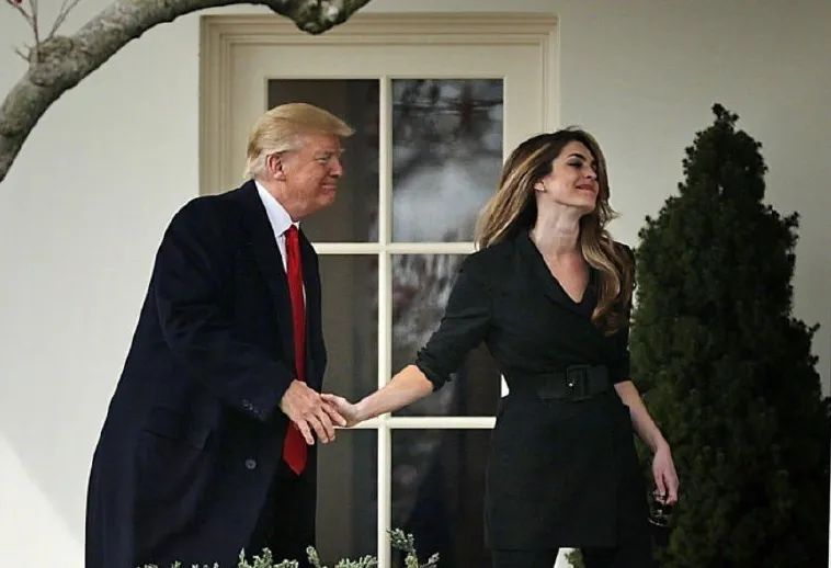 美总统特朗普签署行政令结束对叙利亚制裁