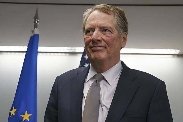 白宫官员:特朗普可能很快解雇美联储主席鲍威尔