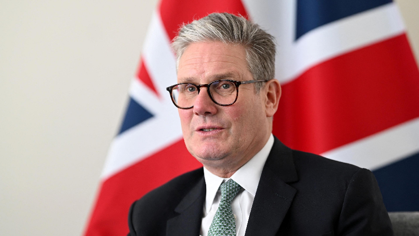 英国首相斯塔默改组内阁 原外相拉米接任副首相
