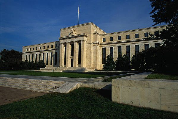 美联储降息25个基点内外资机构看好中国资产前景